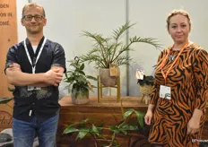Richard Venema en Buket Polat stonden namens Smit Kwekerijen in Naaldwijk. Naast hun bekende Indoor Collectie gaven zij extra aandacht aan een aantal nieuwe Philodendron soorten. Net weer wat anders en uit een hoger segment.